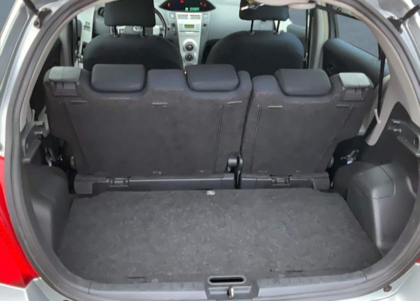 Vehicle image 24 Vehicle image 24