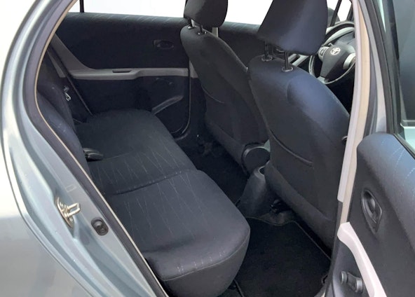 Vehicle image 18 Vehicle image 18