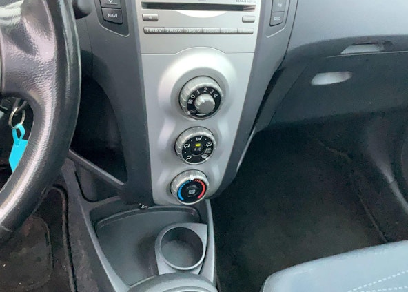 Vehicle image 21 Vehicle image 21