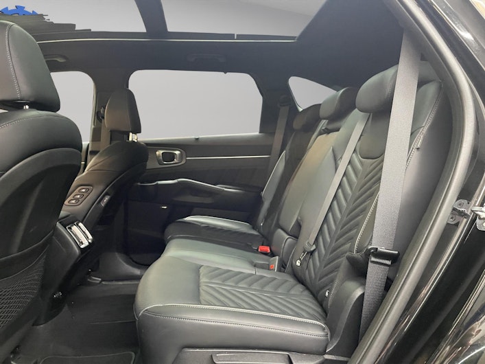 Vehicle image KIA SORENTO