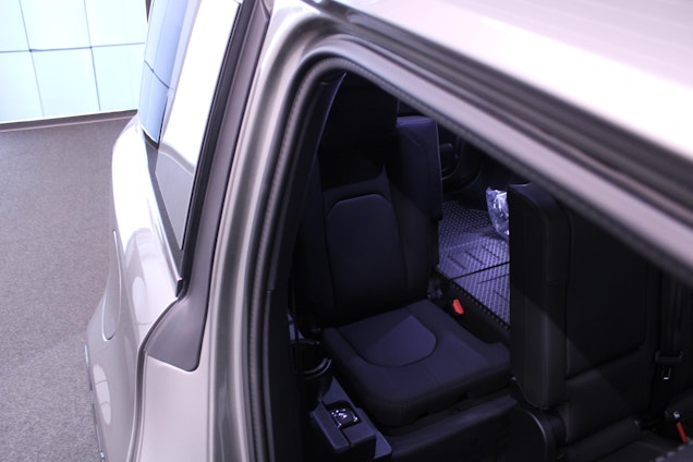 Vehicle image 15