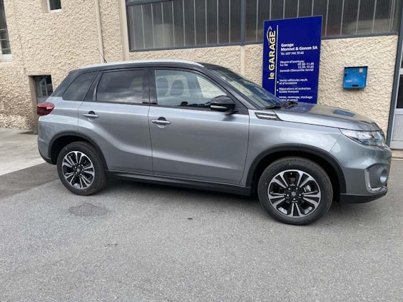 First vehicle image First vehicle image