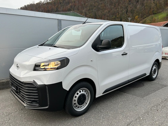 First vehicle image