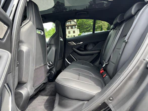 https://vehicle.imgix.net/3732402/fe6423ce-8be1-4e2e-b380-9807d40ff6ca.jpg