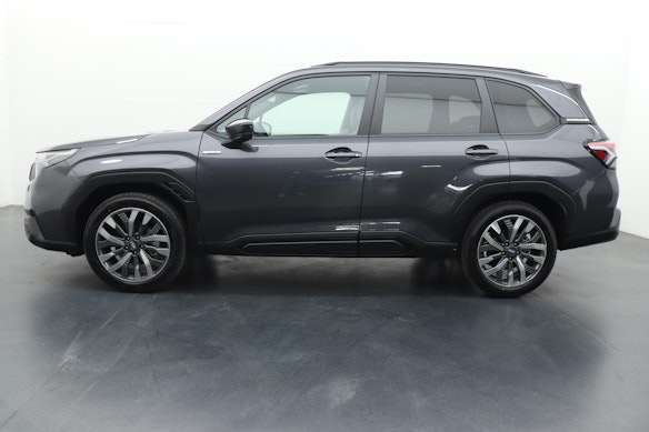 SUBARU Forester Station 2.0i e-Boxer Luxury 3