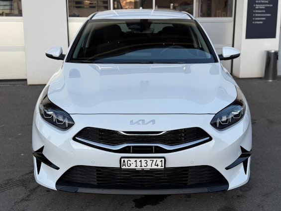 First vehicle image