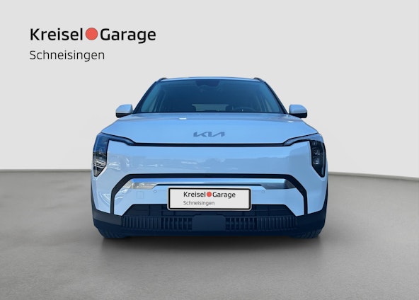 First vehicle image First vehicle image