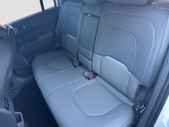 Vehicle image 8 Vehicle image 8