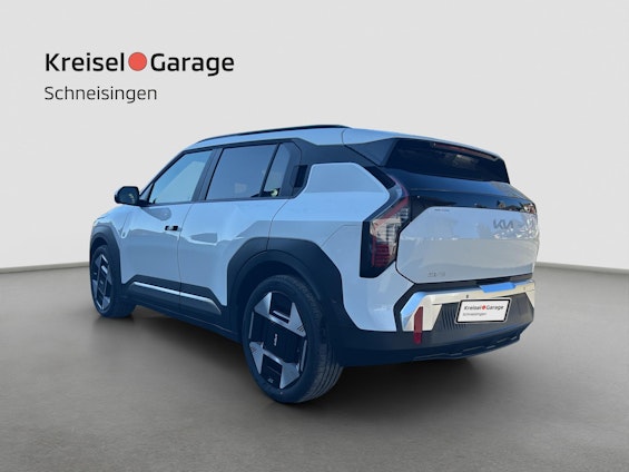 Vehicle image 3 Vehicle image 3