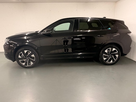 Vehicle image 2 Vehicle image 2