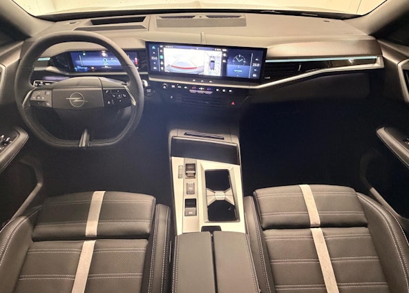 Vehicle image 9 Vehicle image 9