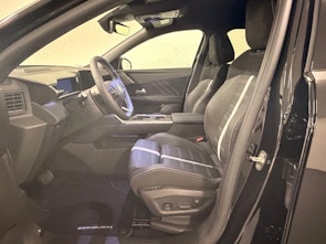 Vehicle image OPEL Grandland 1.6 T PHEV GS