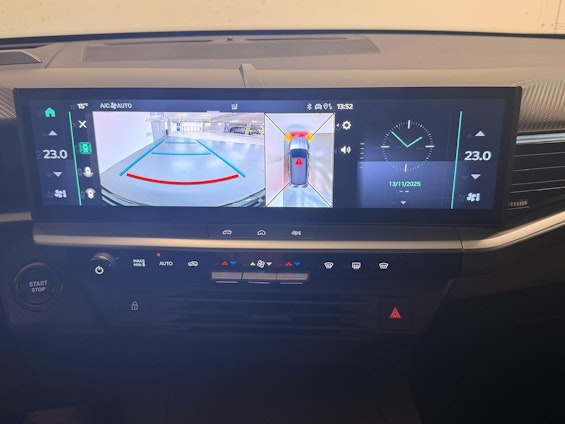 Vehicle image 7 Vehicle image 7