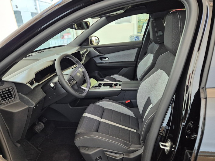 Vehicle image OPEL GRANDLAND