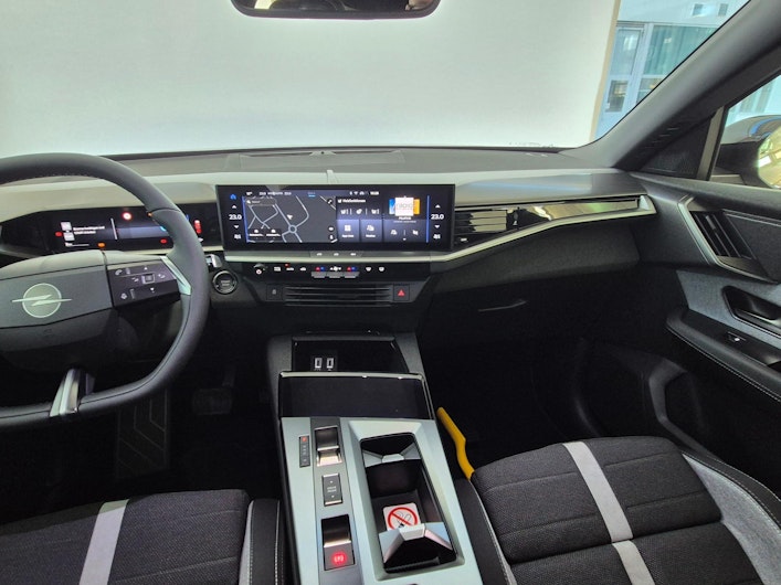 Vehicle image OPEL GRANDLAND