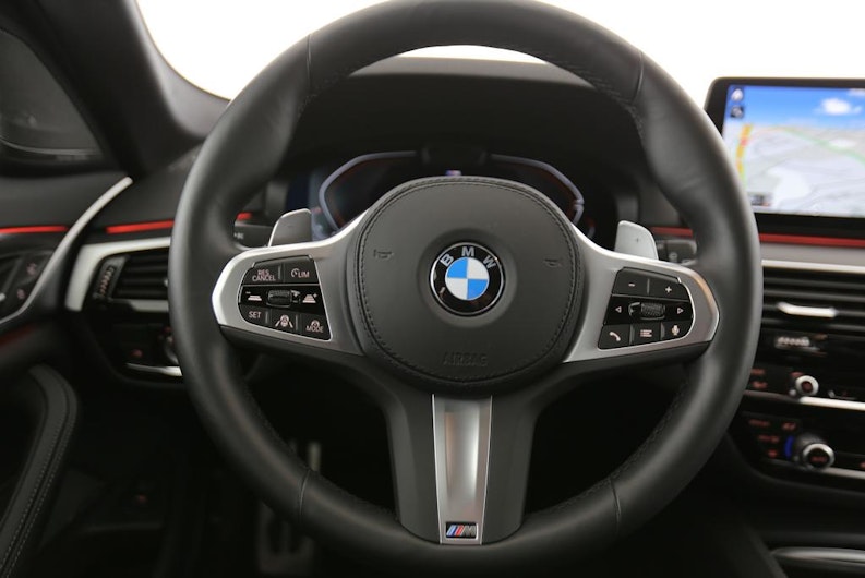 Vehicle image BMW 5 SERIES