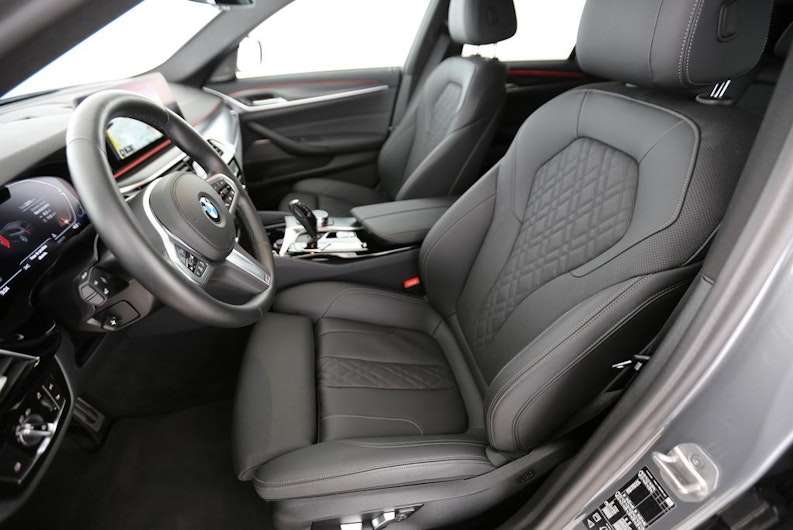 Vehicle image BMW 5 SERIES