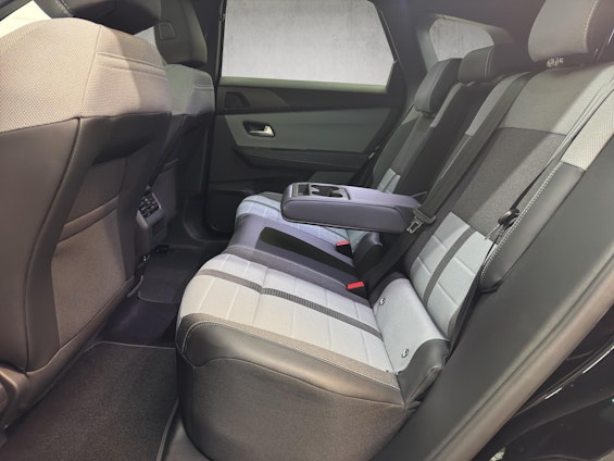 Vehicle image 11 Vehicle image 11