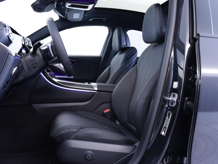 Vehicle image MERCEDES-BENZ GLC 220