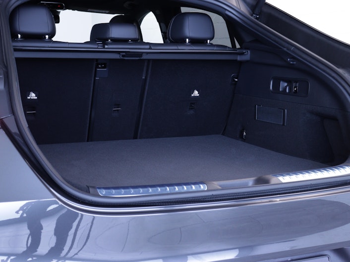 Vehicle image MERCEDES-BENZ GLC 220