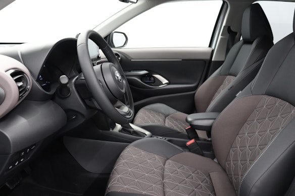 TOYOTA Yaris Cross 1.5 VVT-i HSD Elegant AWD-i 2