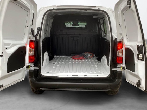 Vehicle image 6 Vehicle image 6