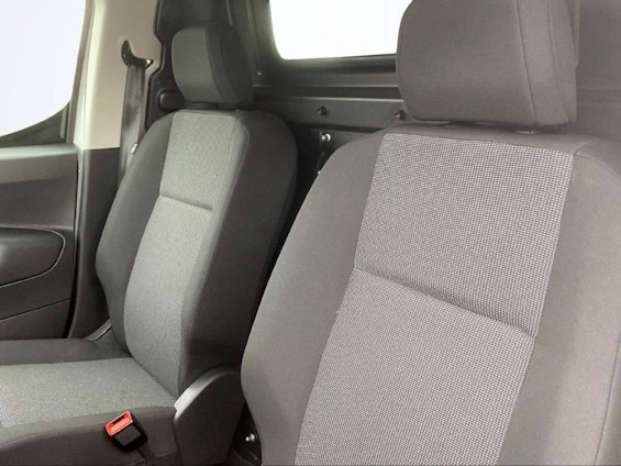 Vehicle image 5 Vehicle image 5