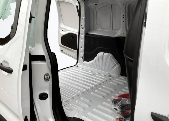 Vehicle image 7 Vehicle image 7