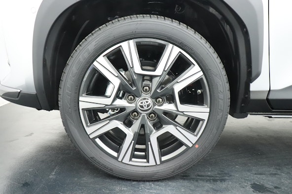 Vehicle image 10