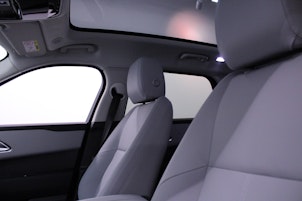 Vehicle image LAND ROVER Range Rover Velar 2.0 D I4 200 Dynamic SE