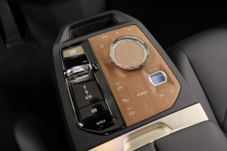 Vehicle image BMW iX