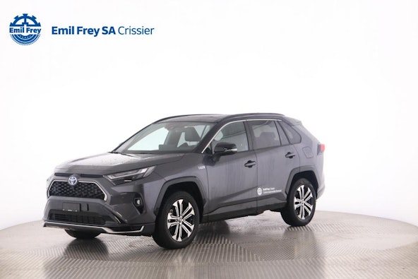 First vehicle image
