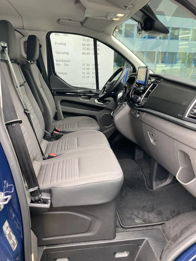 Ford Tourneo C Bus 320 L2 2.0 TDCi 150 Titanium
