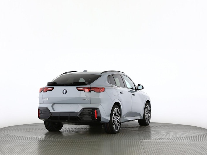 Vehicle image BMW iX2