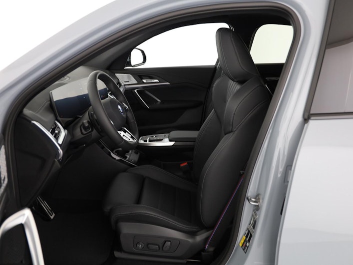 Vehicle image BMW iX2