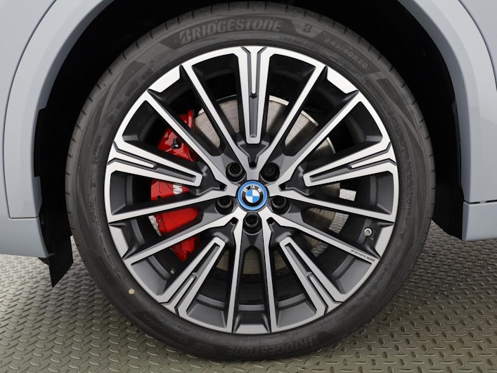 Vehicle image BMW iX2