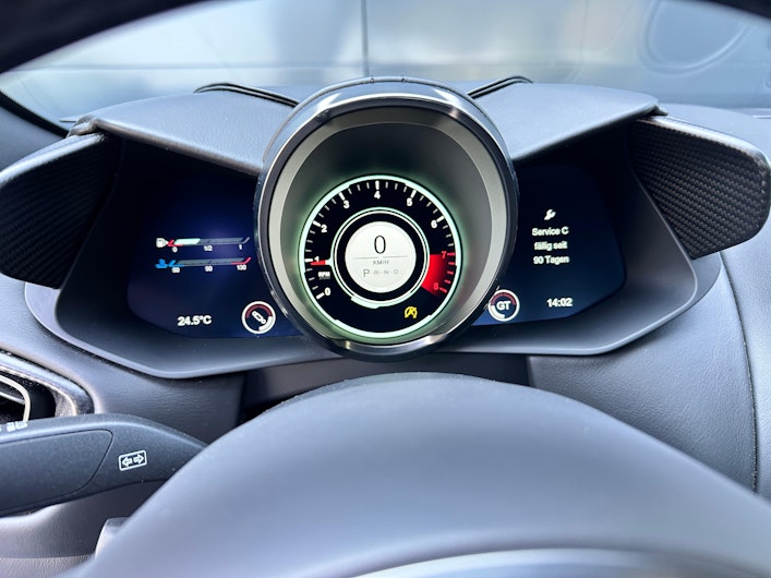 Vehicle image ASTON MARTIN DBS