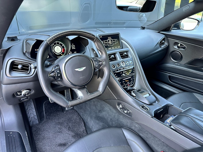 Vehicle image ASTON MARTIN DBS