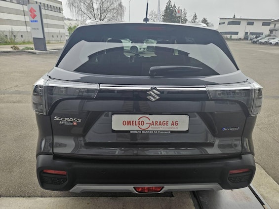 Vehicle image 5 Vehicle image 5