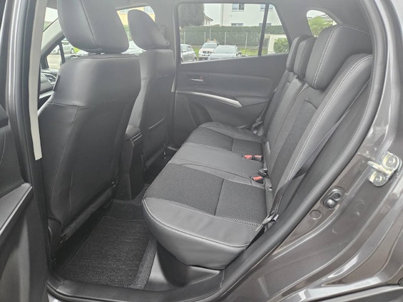 Vehicle image 4 Vehicle image 4