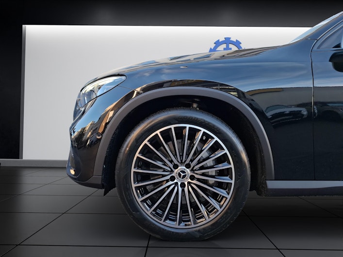 Vehicle image MERCEDES-BENZ GLC 200