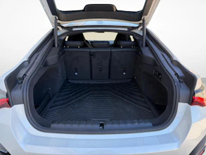 https://vehicle.imgix.net/3735946/5c932ddb-a132-455c-ad8c-0803bc87658b.jpg