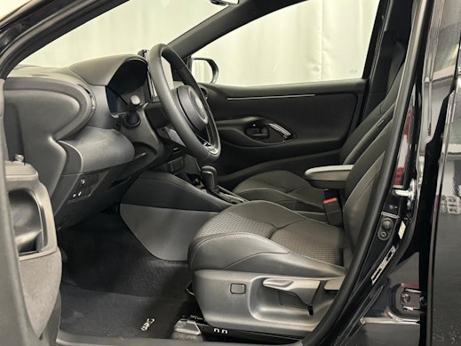TOYOTA Yaris 1.5 VVT-i HSD Premium 3