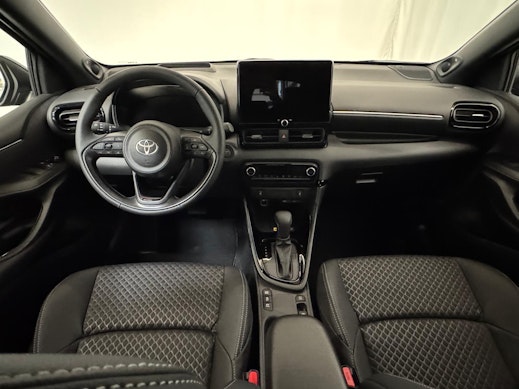 TOYOTA Yaris 1.5 VVT-i HSD Premium 2