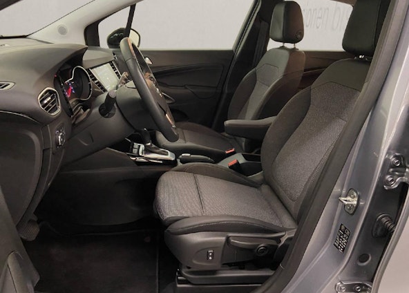 Vehicle image 4 Vehicle image 4