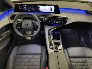Peugeot 5008 1.2 Hybrid GT