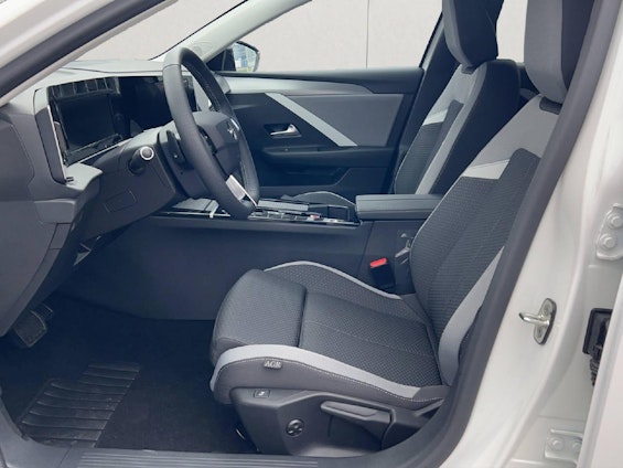 Vehicle image 5 Vehicle image 5