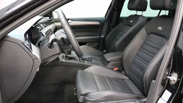 VW Passat Variant 2.0 TSI Elegance R-Line DSG