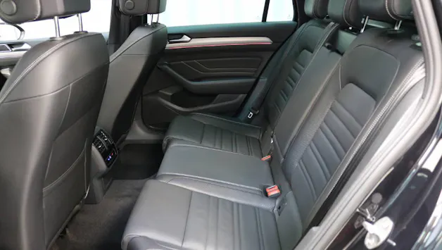 VW Passat Variant 2.0 TSI Elegance R-Line DSG