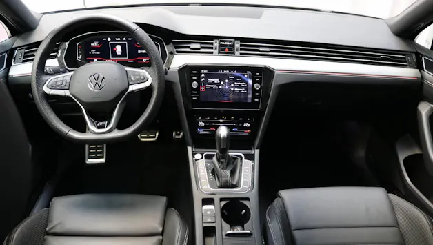 VW Passat Variant 2.0 TSI Elegance R-Line DSG